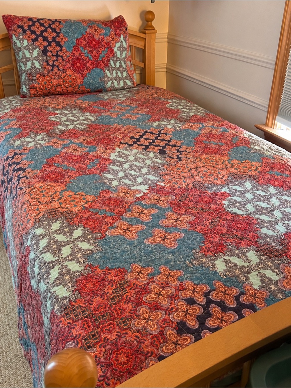 Bohemian Style Twin Quilt & Sham
